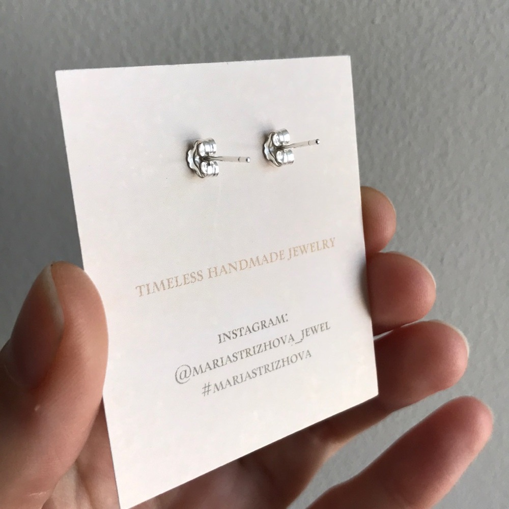 ⭐️Cosmic studs - Picture 4 of 5
